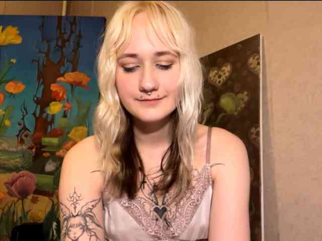 MaryjaneMacdougal webcam