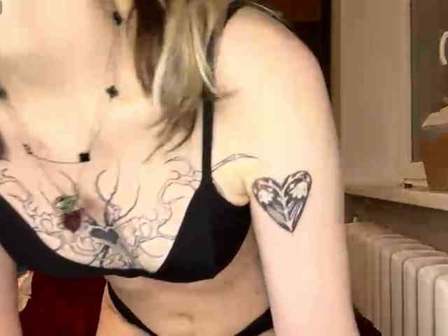 MaryjaneMacdougal webcam