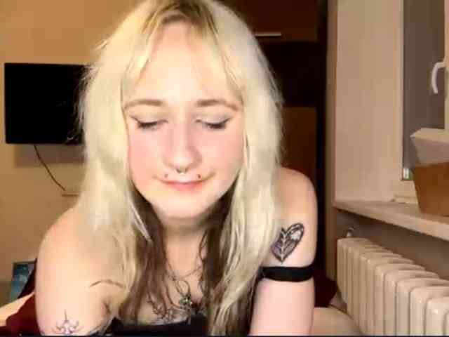 MaryjaneMacdougal webcam