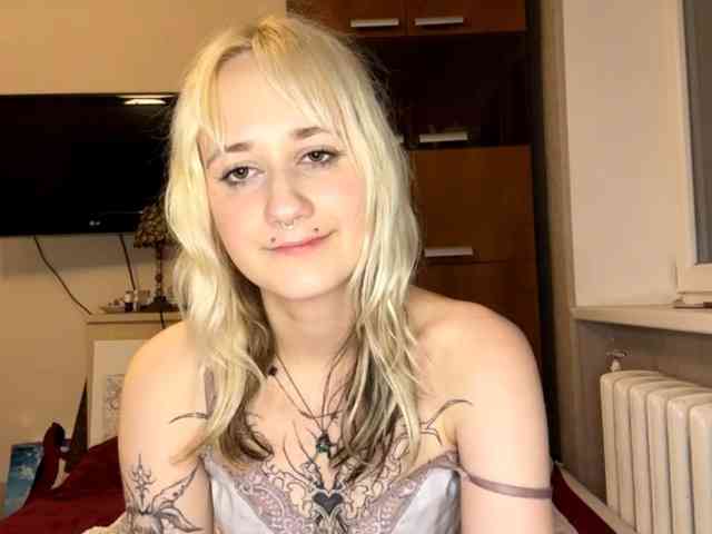 MaryjaneMacdougal webcam