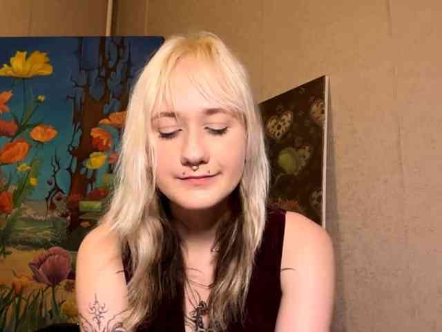 MaryjaneMacdougal webcam