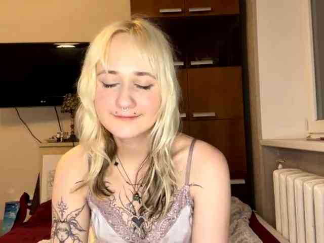 MaryjaneMacdougal webcam