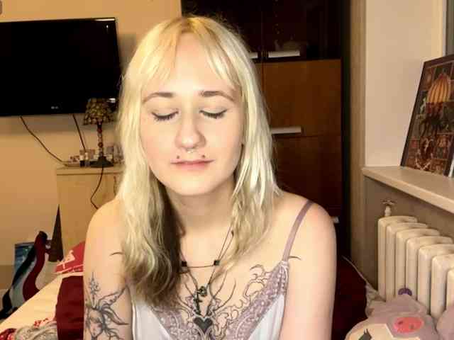 MaryjaneMacdougal webcam