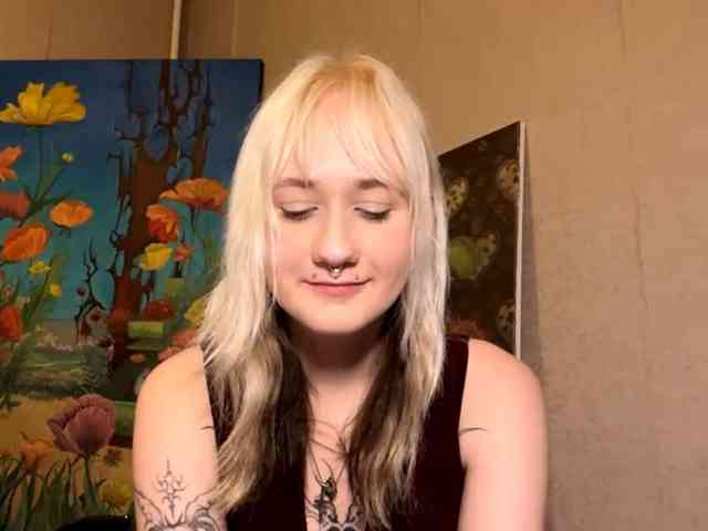 MaryjaneMacdougal webcam