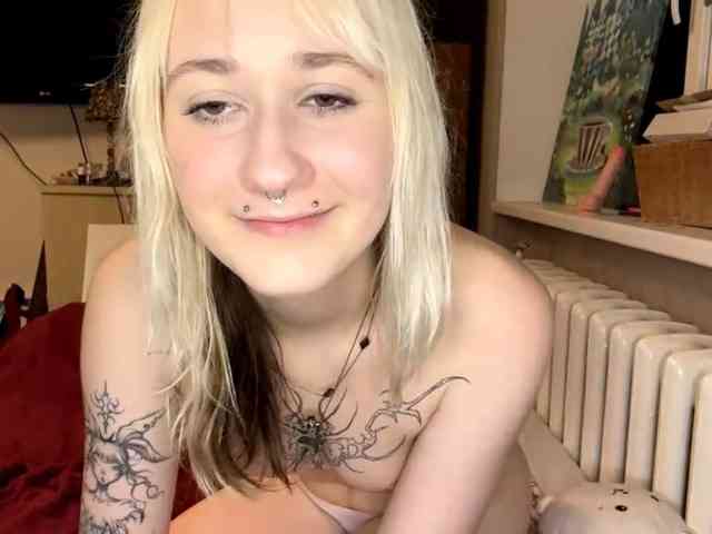 MaryjaneMacdougal webcam