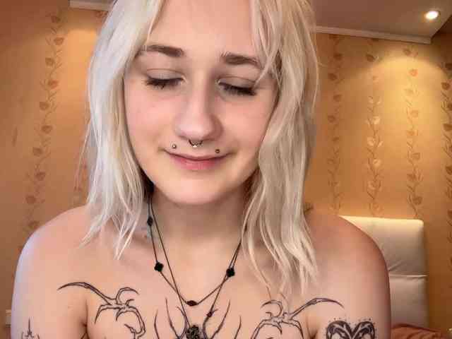 MaryjaneMacdougal webcam