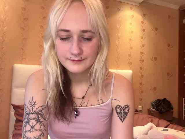 MaryjaneMacdougal webcam