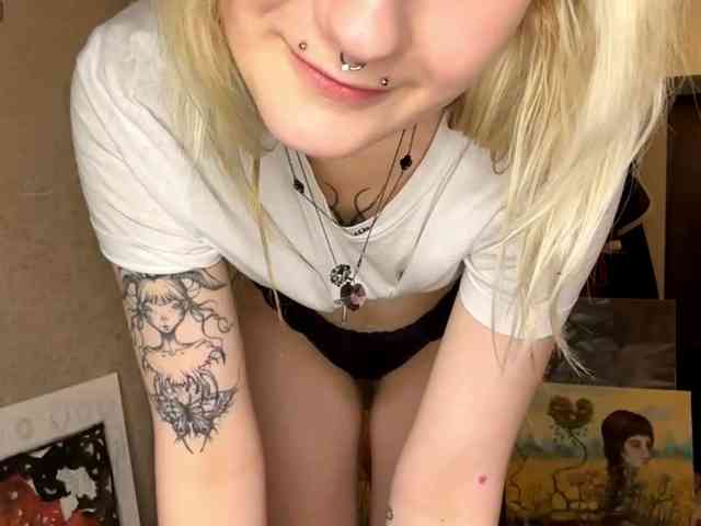 MaryjaneMacdougal webcam