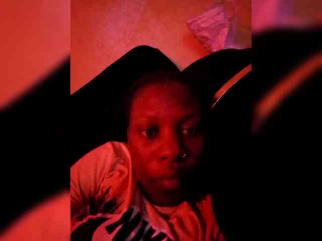 Petitesexymissy webcam