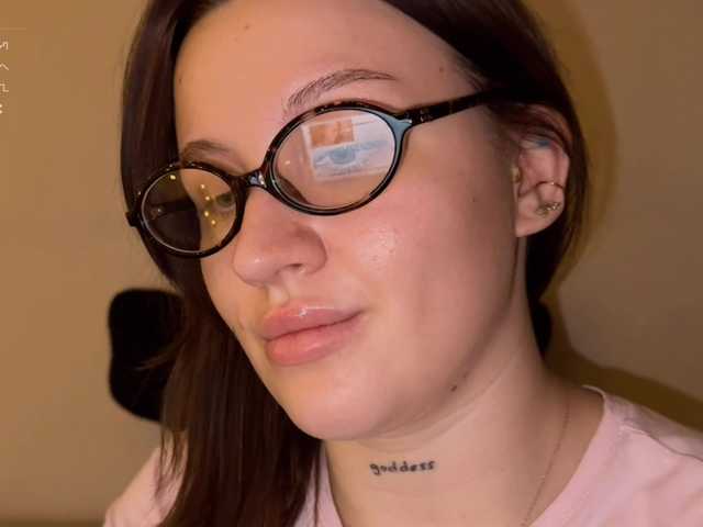 Eva-Kisa's BongaCams show and profile