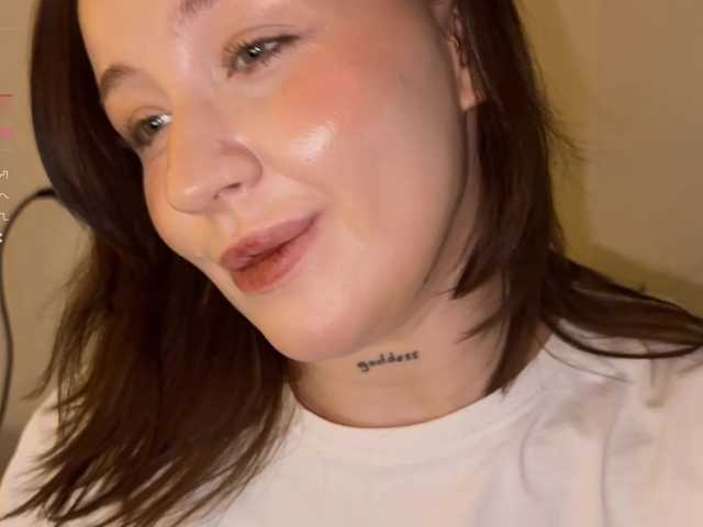 Eva-Kisa's BongaCams show and profile