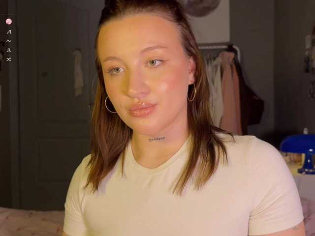 Eva-Kisa's BongaCams show and profile