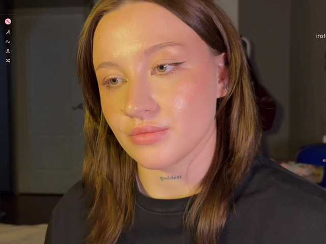 Eva-Kisa's BongaCams show and profile