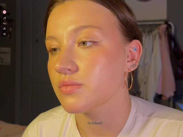 Eva-Kisa's BongaCams show and profile