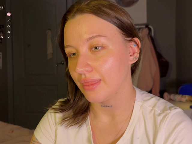 Eva-Kisa's BongaCams show and profile