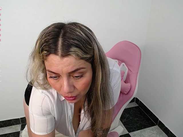 Isabella-wish1's BongaCams show and profile