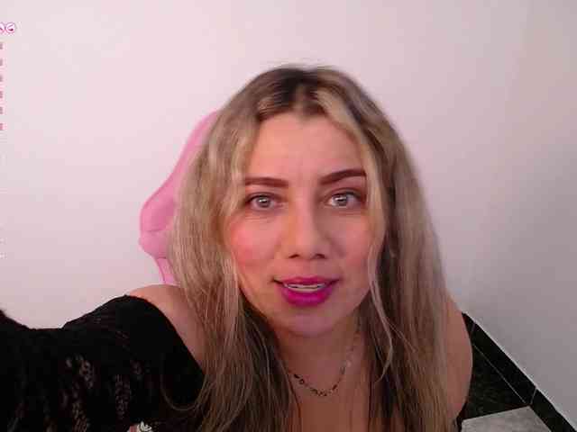 Isabella-wish1 webcam