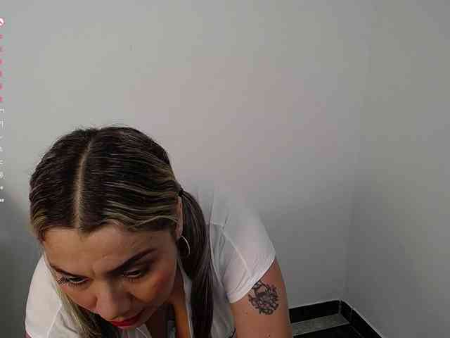 Isabella-wish1 webcam