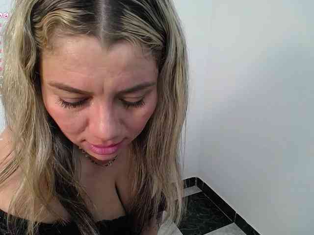 Isabella-wish1 webcam