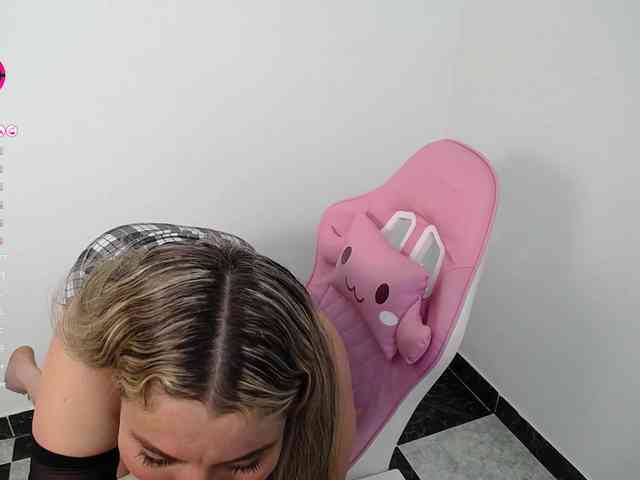 Isabella-wish1 webcam