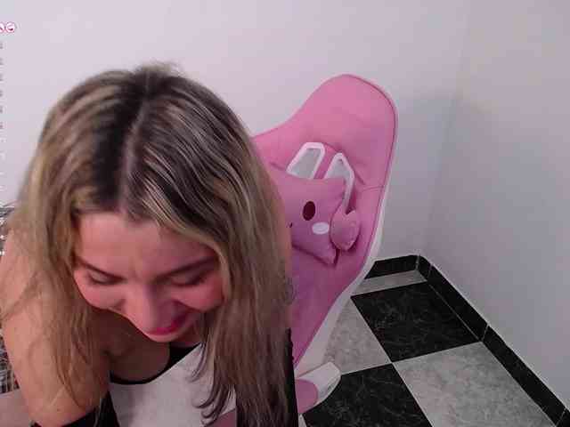 Isabella-wish1 webcam