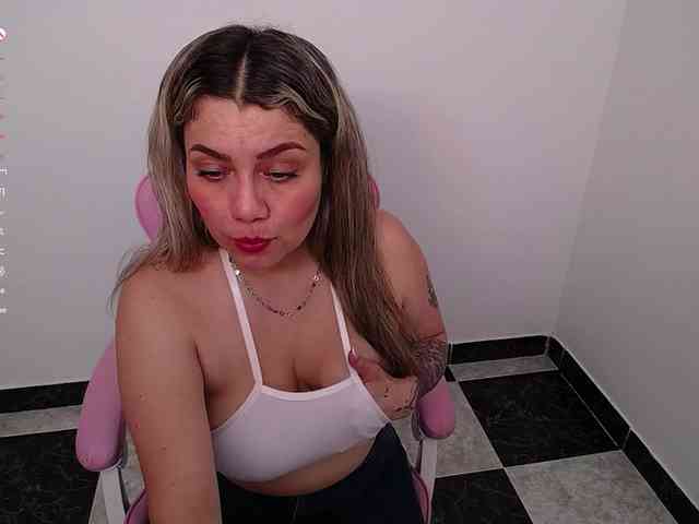 Isabella-wish1 Live Webcam on BongaCams