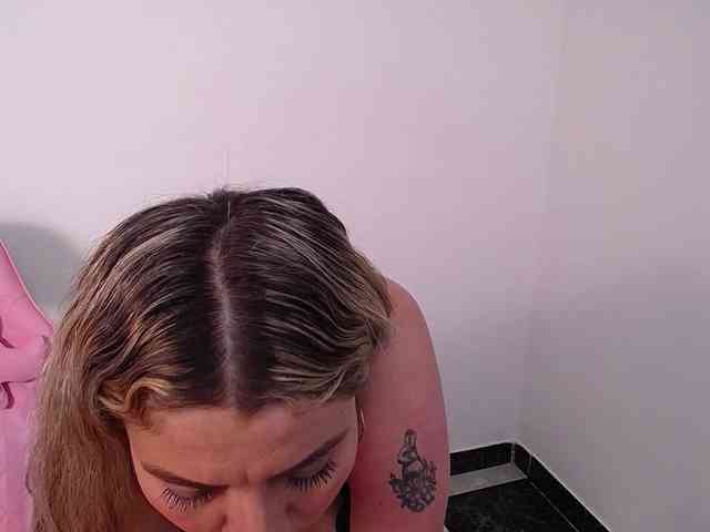 Isabella-wish1 webcam