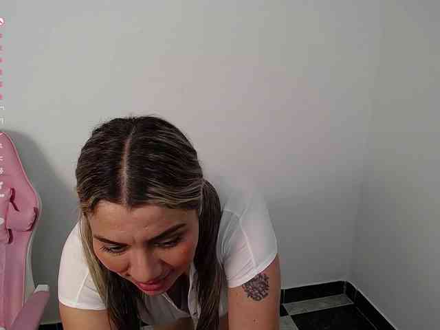 Isabella-wish1 webcam