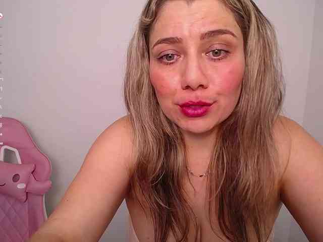 Isabella-wish1 webcam