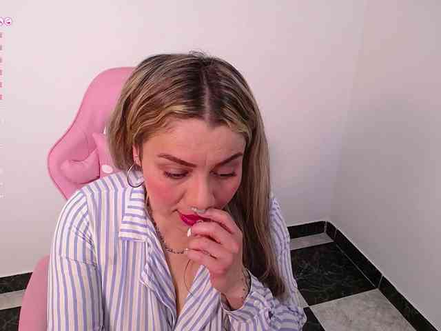 Isabella-wish1 webcam