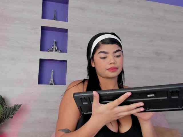Britanny-88 webcam