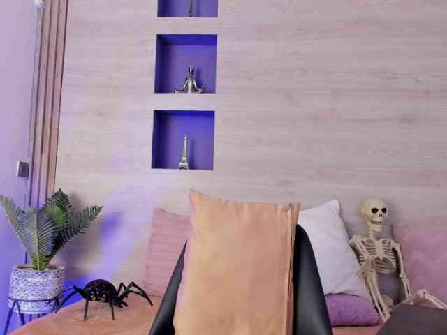 Britanny-88 webcam