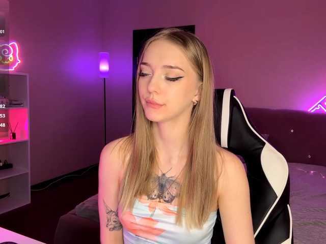 VersieBruegman's BongaCams show and profile