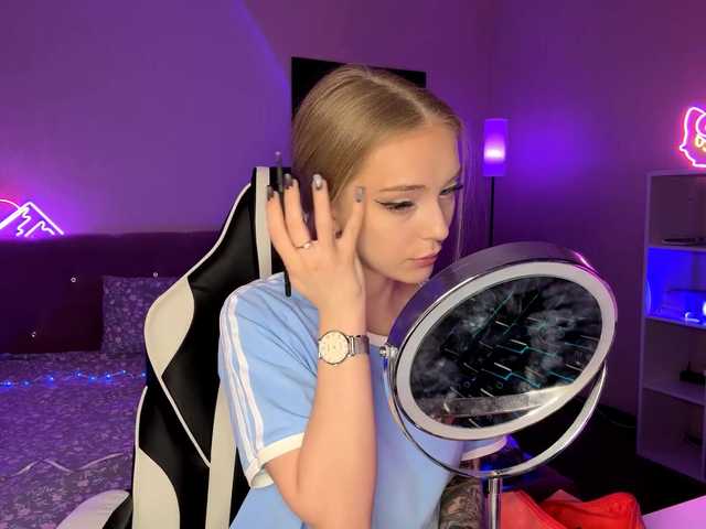 VersieBruegman's BongaCams show and profile