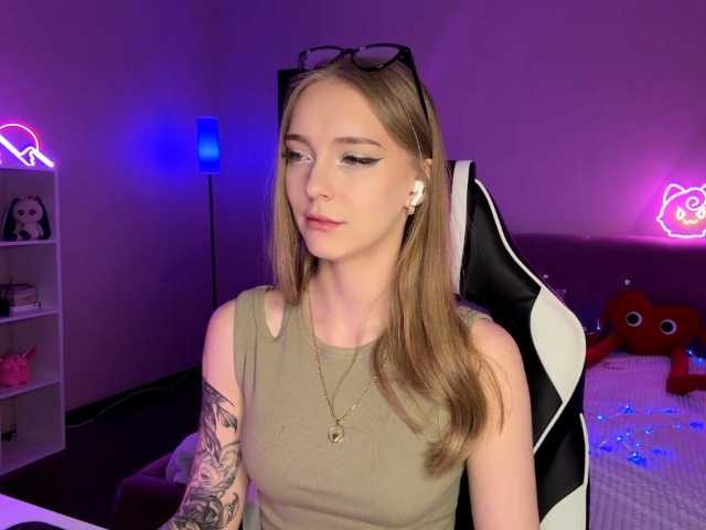 VersieBruegman's BongaCams show and profile