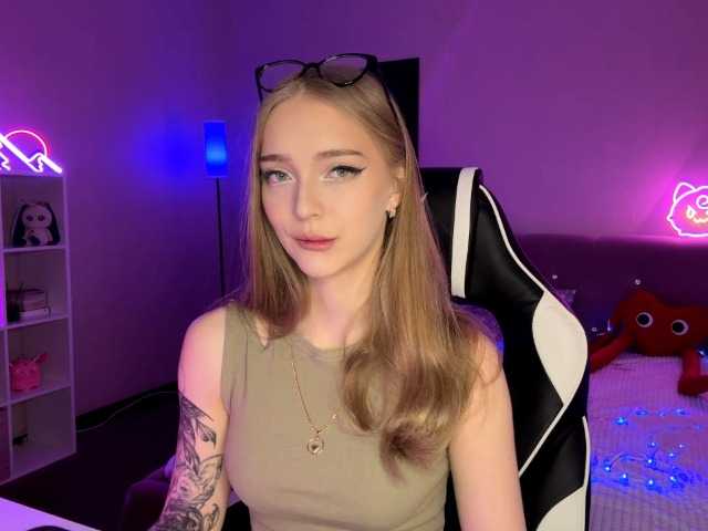 VersieBruegman's BongaCams show and profile