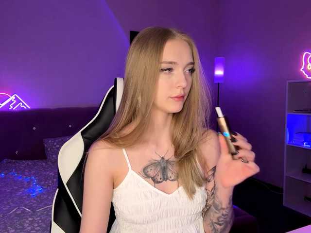 VersieBruegman's BongaCams show and profile