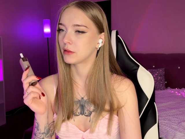 VersieBruegman's BongaCams show and profile