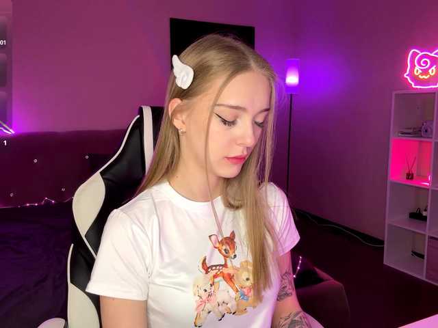 VersieBruegman's BongaCams show and profile