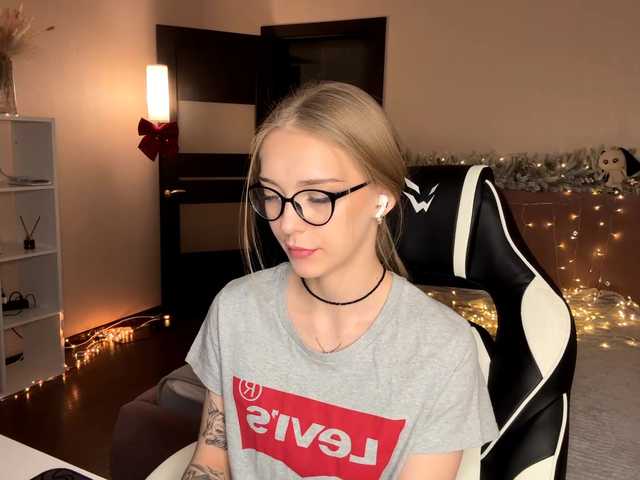 VersieBruegman's BongaCams show and profile