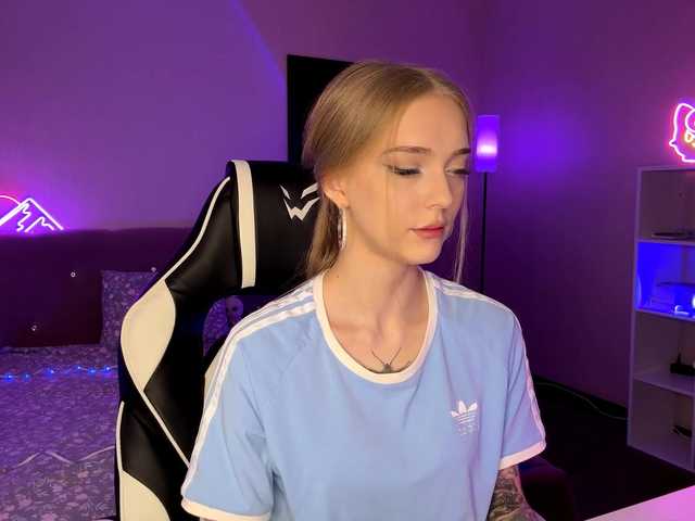 VersieBruegman's BongaCams show and profile