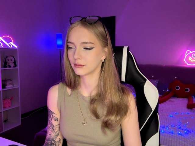 VersieBruegman's BongaCams show and profile