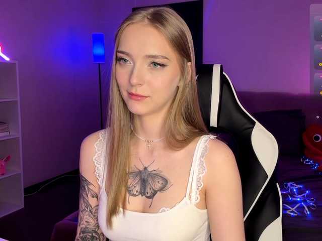 VersieBruegman's BongaCams show and profile