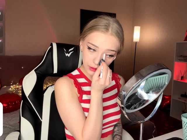 VersieBruegman — hi guys I'm Eva welcome to me PVT IS OPEN #new #shy #18