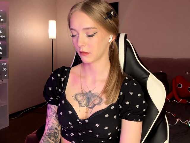 VersieBruegman's BongaCams show and profile