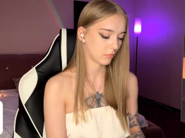 VersieBruegman's BongaCams show and profile