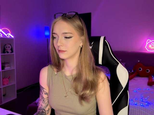 VersieBruegman's BongaCams show and profile