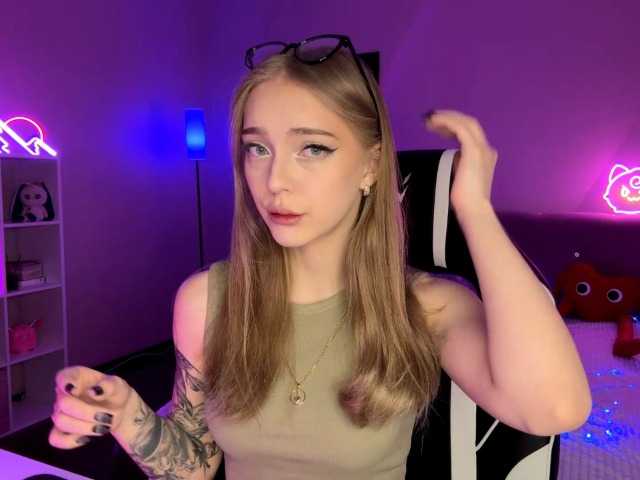 VersieBruegman live cam profile