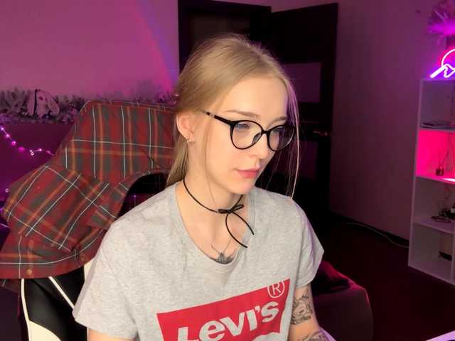 VersieBruegman's BongaCams show and profile