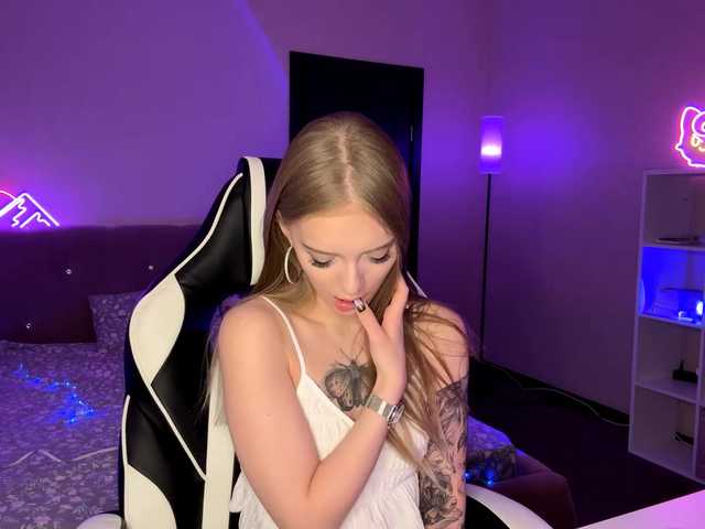 VersieBruegman's BongaCams show and profile